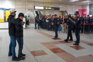 %E4%B8%89 6 300x200 1