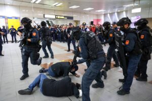 %E5%9B%9B 4 300x200 1