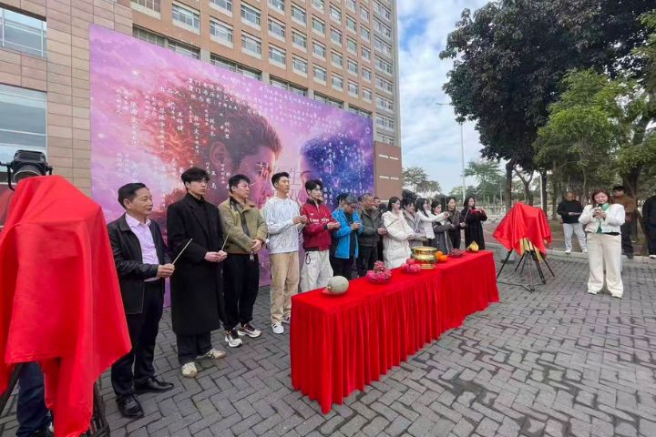  《蘇醫生，你的雙面女友已上線》由兩岸影視團隊共同打造，集結大陸與台灣青年演員參與演出。圖/記者曾梧炫攝