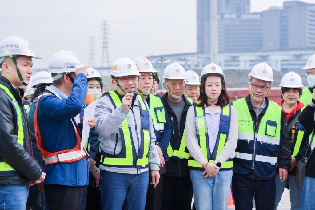 %E6%96%B0%E5%8C%97%E5%B8%82%E9%95%B7%E4%BE%AF%E5%8F%8B%E5%AE%9C%E5%BC%B7%E8%AA%BF%E6%9C%AC%E6%A1%88%E6%A9%8B%E6%A2%81%E6%8E%A1%E7%94%A8%E7%9A%84%E9%A0%90%E9%91%84%E5%B7%A5%E6%B3%95%E5%8F%AF%E7%B8%AE%E7%9F%AD%E7%B4%8424%E5%80%8B%E6%9C%88%E7%9A%84%E5%B7%A5%E6%9C%9F%E5%B8%82%E5%BA%9C%E4%B9%9F%E5%90%8C%E6%AD%A5%E9%80%B2%E8%A1%8C10%E5%BA%A7%E9%AB%98%E5%A3%93%E9%9B%BB%E5%A1%94%E4%B8%8B%E5%9C%B0%E5%B7%A5%E7%A8%8B%E7%9A%84120%E7%B1%B3%E5%9C%B0%E5%BA%95%E6%B4%9E%E9%81%93%E9%91%BD%E6%8C%96%E6%9C%9F%E8%A8%B1%E5%B7%A5%E7%A8%8B%E5%A6%82%E6%9C%9F%E5%A6%82%E8%B3%AA%E5%AE%8C%E6%88%90 1024x683 1