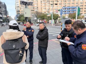 馬到順暢迎新春 大安警維護交通安全 4 1770851868704 300x225 2