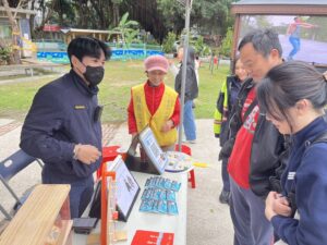守護紅包大作戰 中一警發送 防詐紅包袋 陪市民平安過好年 37 %E4%B8%89 29 300x225 1