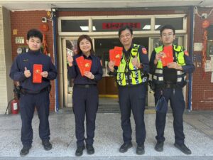 春節連假啟動交通疏導 新城警分局長慰勤打氣 8 %E4%BA%8C 62 300x225 1