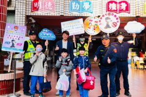 開學日護童 玉井分局守護學童安全 4 MEITU 20260223 121251994 300x200 1