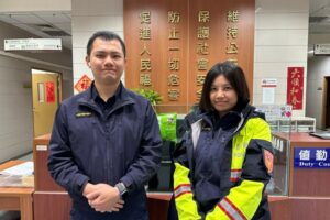 春節不打烊 士林警暖遞茶水糕餅 守護迷途長者平安返家 2 MEITU 20260227 102049773 300x200 1