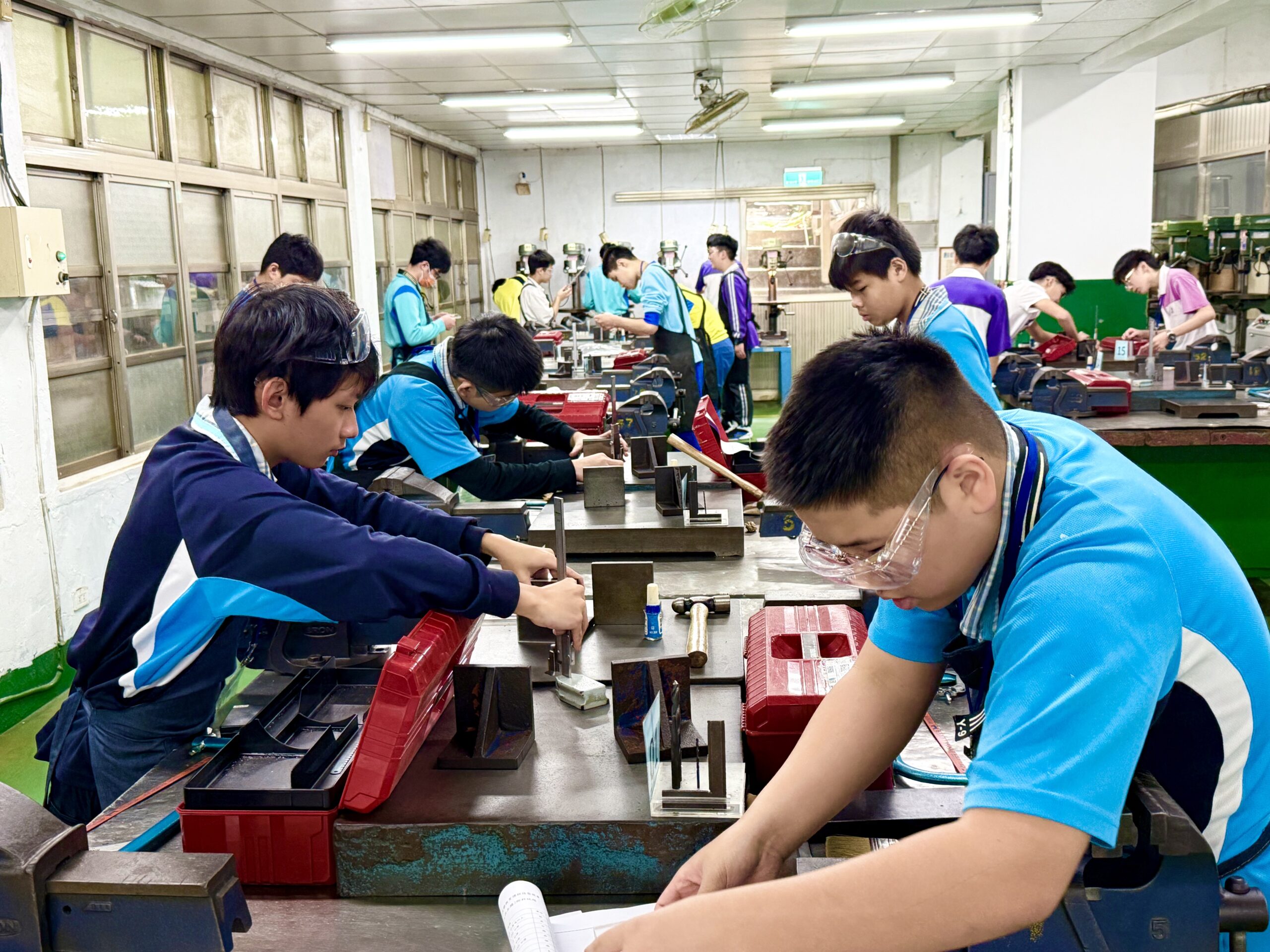 基隆市國中技藝競賽校長關心學生馬不停蹄 5 FEF5E025 13C5 4244 BDE8 7C249A938D1F scaled