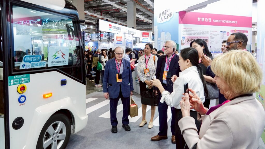 icf%E6%9C%83%E9%95%B7%E7%8E%87%E5%9C%98%E5%8F%83%E8%A7%80%E5%8F%B0%E4%B8%AD%E8%87%AA%E9%A7%95%E5%B7%B4%E5%A3%AB%E7%AD%89%E6%99%BA%E6%85%A7%E8%A7%A3%E6%B1%BA%E6%96%B9%E6%A1%88 1024x575 1