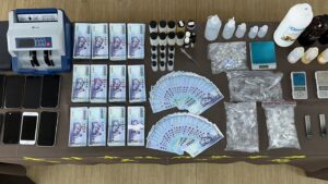 追查假檢警詐欺併破毒窟 警抄出 依托咪酯毒品分裝場 4 MEITU 20260318 095749769 300x169 1