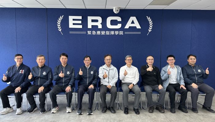 《圖說》新北消與化學署參訪團合影。〈消防局提供〉