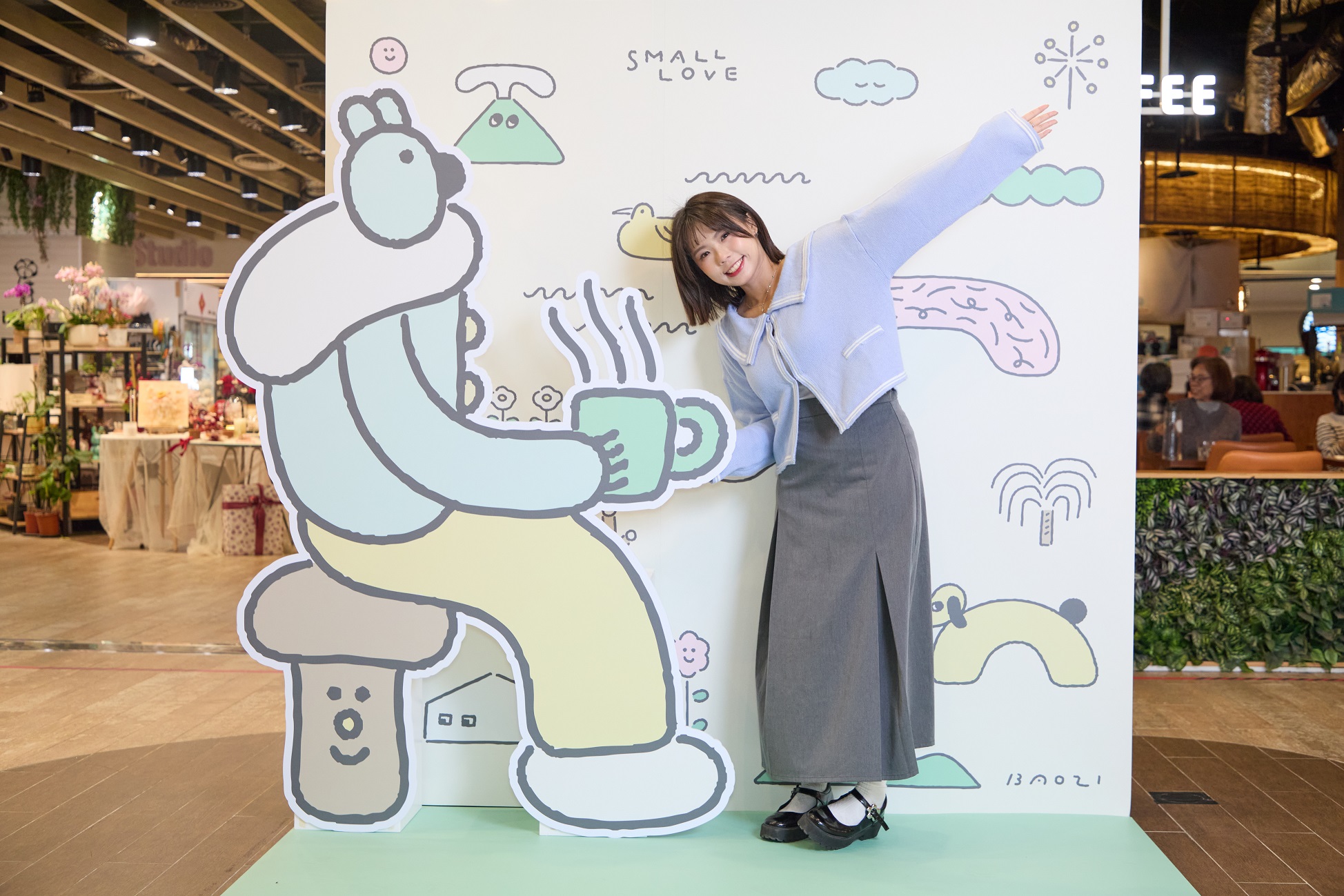 %E4%BB%8A%E5%B9%B4Global Mall%E8%88%87%E7%9F%A5%E5%90%8D%E6%8F%92%E7%95%AB%E5%AE%B6%E5%8C%85%E5%A4%A7%E5%B1%B1%E6%94%9C%E6%89%8B%E5%90%88%E4%BD%9C%E7%B5%90%E5%90%88%E7%B6%93%E5%85%B8%E8%A7%92%E8%89%B2%E7%86%8A%E8%B6%85%E4%BA%BA%E6%8E%A8%E9%99%90%E9%87%8F%E7%99%82%E7%99%92%E6%9C%83%E5%93%A1%E7%A6%AE