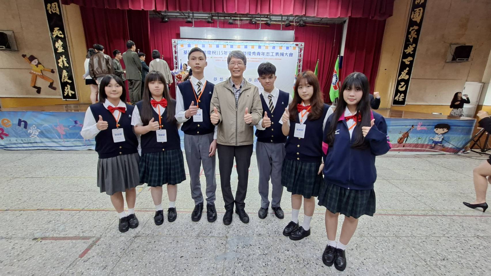 二信高中青年發光 校長親臨頒獎分享榮耀 7 1533677