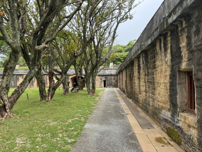 《圖說》淡水古蹟博物館即日起開放古蹟戶外空間策展，首波試辦點為國定古蹟「滬尾礮臺」。〈淡古提供〉