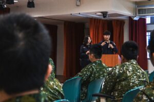 %E4%B8%89 26 300x200 1