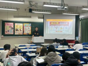 基警前進校園宣導反詐騙 強化學生防詐觀念 5 %E4%B8%80 124 300x225 1