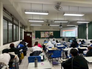 基警前進校園宣導反詐騙 強化學生防詐觀念 6 %E4%BA%8C 47 300x225 1