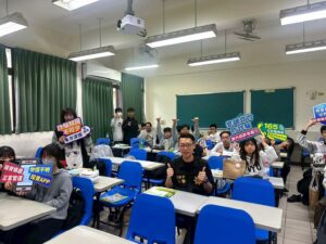 基警前進校園宣導反詐騙 強化學生防詐觀念 7 %E4%B8%89 27 300x225 1