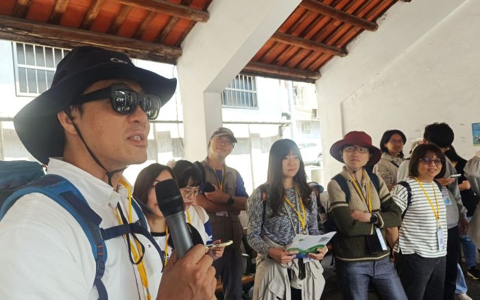 「青春小伴旅」學習地圖 新北教師從教室走向城市 4 《圖說》青春小伴旅協助教師掌握設計重點,並學習將在地素材轉化為教學內容---課程結束進行教師分享回饋。〈教育局提供〉