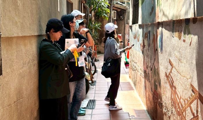 「青春小伴旅」學習地圖 新北教師從教室走向城市 6 《圖說》青春小伴旅:米市巷pop world 實境解謎。〈教育局提供〉