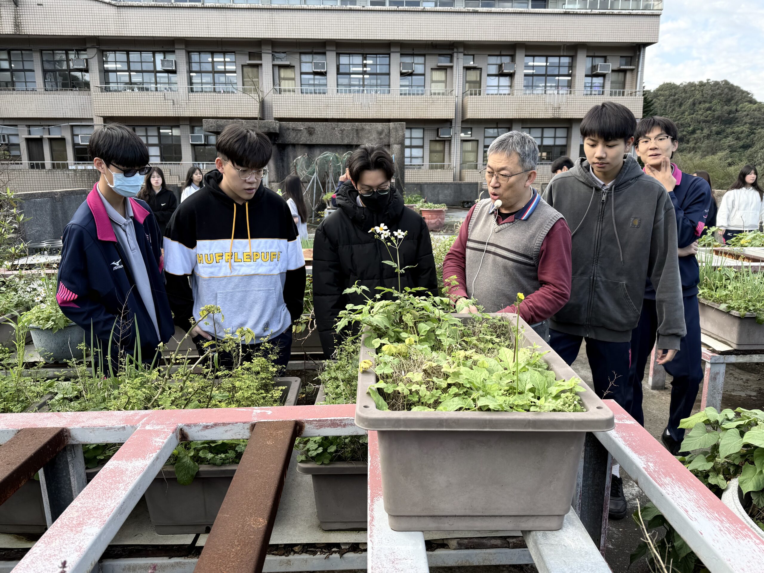 二信高中「開心農場」選修課程培養高中生環境永續的社會責任 8 DAA190B5 ED12 4E96 848A 87B04B1649DF scaled