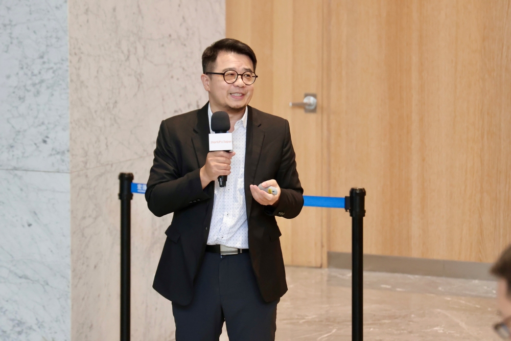 04%E6%85%A7%E4%BF%9D%E7%A7%91%E6%8A%80%E6%A5%8A%E6%89%BF%E7%9B%8A%E5%9F%B7%E8%A1%8C%E9%95%B7%E8%AA%AA%E6%98%8EAI%E5%B0%8E%E5%85%A5%E5%82%B3%E7%B5%B1%E7%94%A2%E6%A5%AD%E7%9A%84%E6%87%89%E7%94%A8%E6%88%90%E6%9E%9C