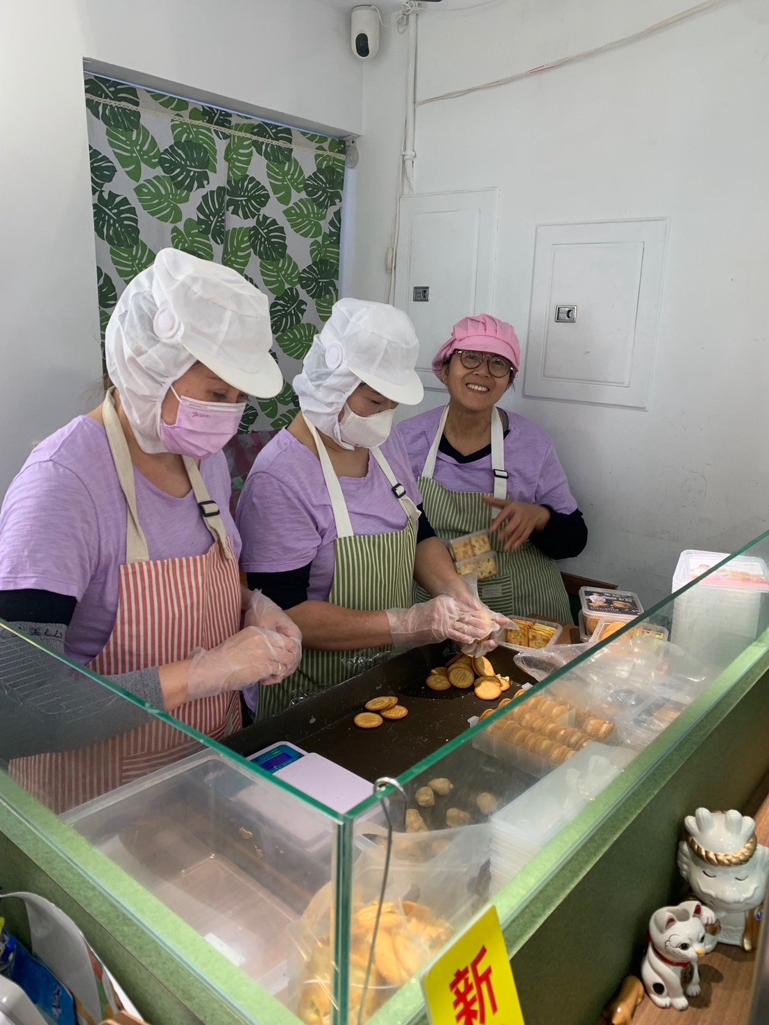 店家杜周滿圓女士強調，其內餡特色在於香Q柔軟、甜而不膩，能保有彈性與濕潤度，卻不易變形，也不會出現一般牛軋糖常見的過硬、黏牙問題；產品常被形容為「從3歲到99歲都能輕鬆咬動」。圖 / 業者提供