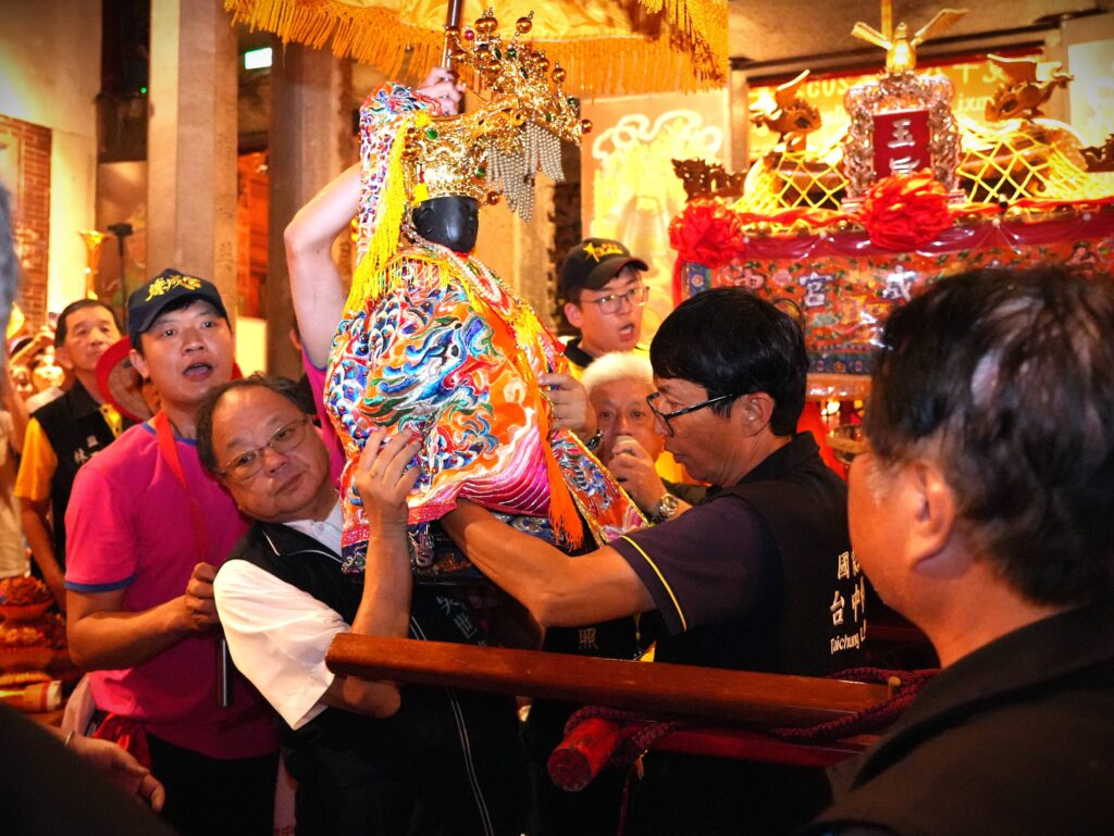 台中樂成宮旱溪媽祖回鑾 22天遶境祈福圓滿完成 6 %E5%90%B3%E5%B1%80%E9%95%B7%E5%B7%A6%E4%BA%8C%E6%81%AD%E8%BF%8E%E6%97%B1%E6%BA%AA%E5%AA%BD%E7%A5%96%E5%AE%89%E5%BA%A7 1024x769 1