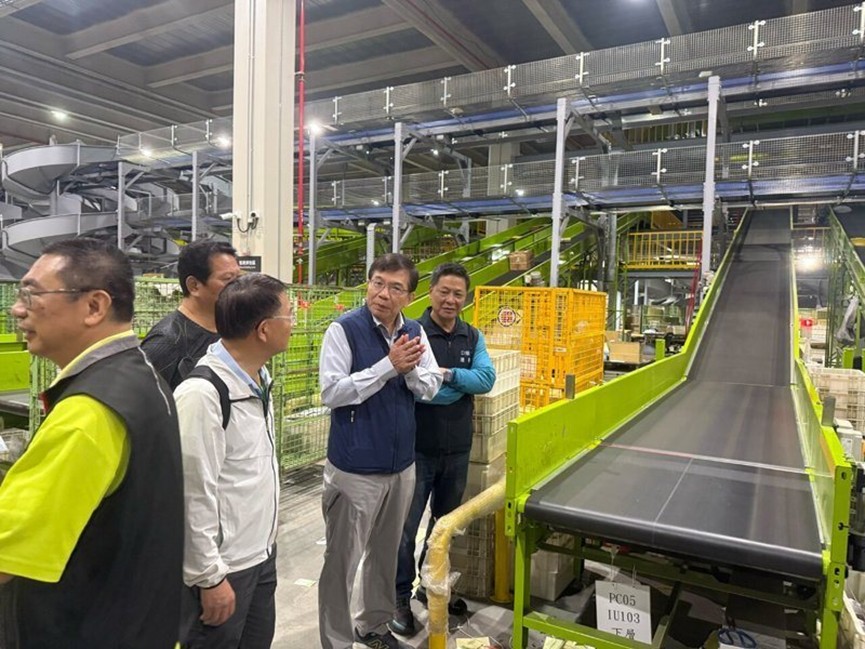 王國材董事長慰問物流園區同仁 作業中心預定本週逐漸步入正軌 4 02%E7%8E%8B%E5%9C%8B%E6%9D%90%E8%91%A3%E4%BA%8B%E9%95%B7%E6%85%B0%E5%95%8F%E7%89%A9%E6%B5%81%E5%9C%92%E5%8D%80%E5%90%8C%E4%BB%81