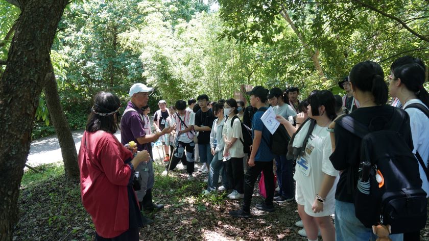 《圖說》走讀漳和濕地環境教育活動讓學生認識水資源循環與城市生態的緊密關聯。〈環保局提供〉