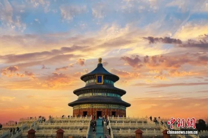 北京天壇不僅是明清皇家祭天重地，更因其融合宇宙觀、建築工藝、生態底蘊與文化哲思，被視為中式美學的巔峰代表。圖/取自中新網
