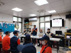 基警前往英仁社區勤宣導 強化里鄰社區安全防護網 9 %E5%9B%9B 8 300x225 1