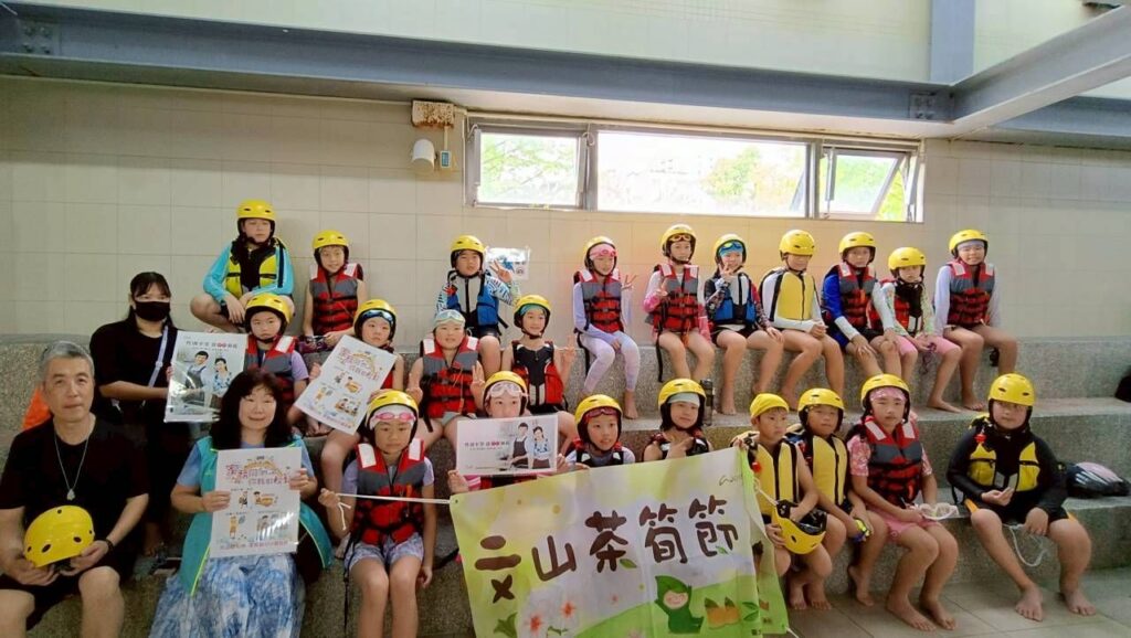 首辦獨木舟營秒殺! 文山區公所攜手環教中心 帶親子破浪兼宣導育兒政策 6 722137 1024x578 1