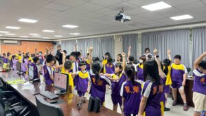國小學童參訪基警四分局 小小警察體驗趣味滿滿 7 %E4%B8%89 26 300x169 1