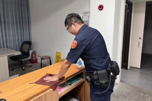 基警落實環境清消 嚴防鼠疫問題升溫 7 MEITU 20260523 102924786 300x200 1