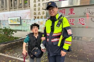 牽緊緊 大安波麗士暖心攙扶 助老婦安心過馬路 4 MEITU 20260528 090500438 300x200 1